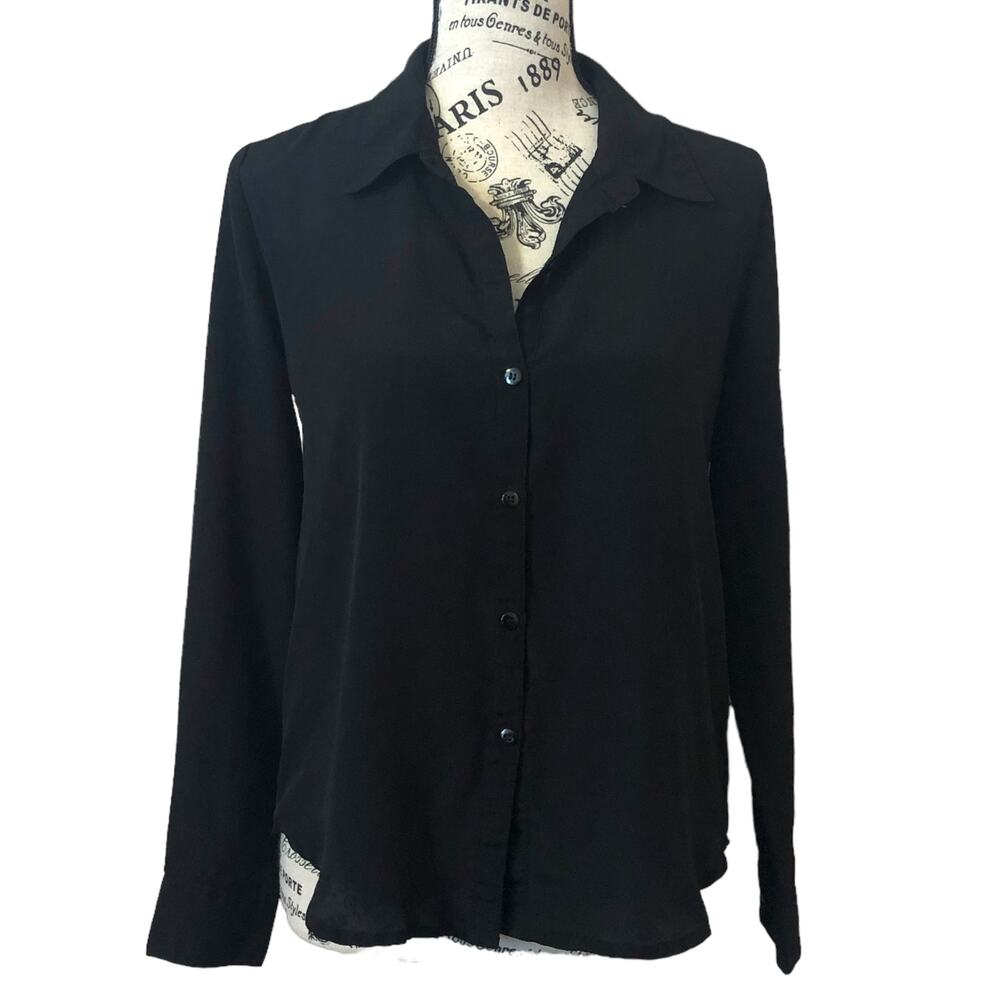 Forever 21 SMALL Back Cut Out Detail Long Sleeve Collared Front Button Up Top